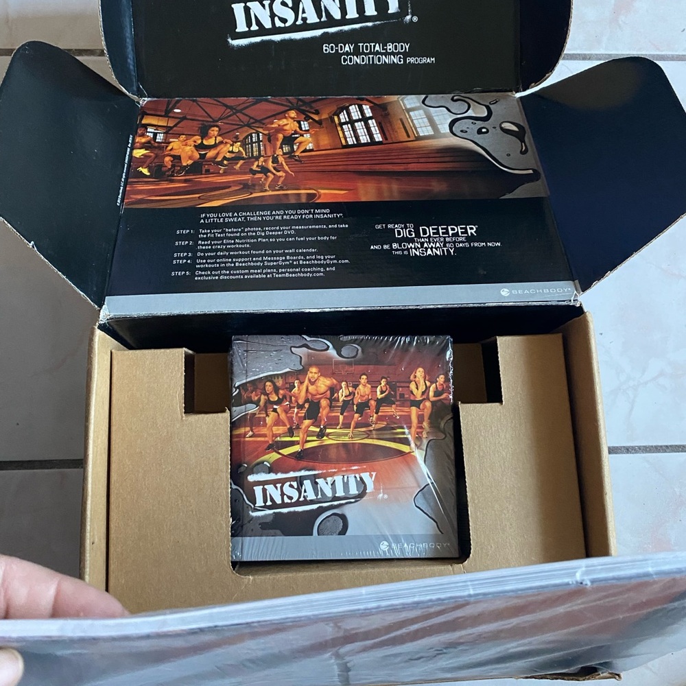 Insanity Total-Body Conditioning Program - Picture 6 of 9